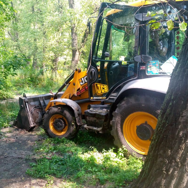 Василий Ткачук: Сегодня, водопроводно-канализационной службой № 6 (Калининский район) " Филиала "ДПУ ВКХ" ГУП ДНР "ВОДА ДОНБАССА" ликвидируют порыв на наружной системе водоотведения по адресу: ул.50-й Гвардейской Дивизии, 19