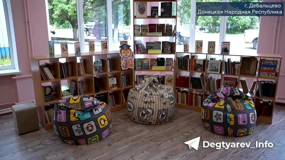 Вот уже больше года Хабаровский край «шефствует» на Дебальцево - восстанавливать разрушенные города Донбасса и других территорий регионы отправил президент России Владимир Путин