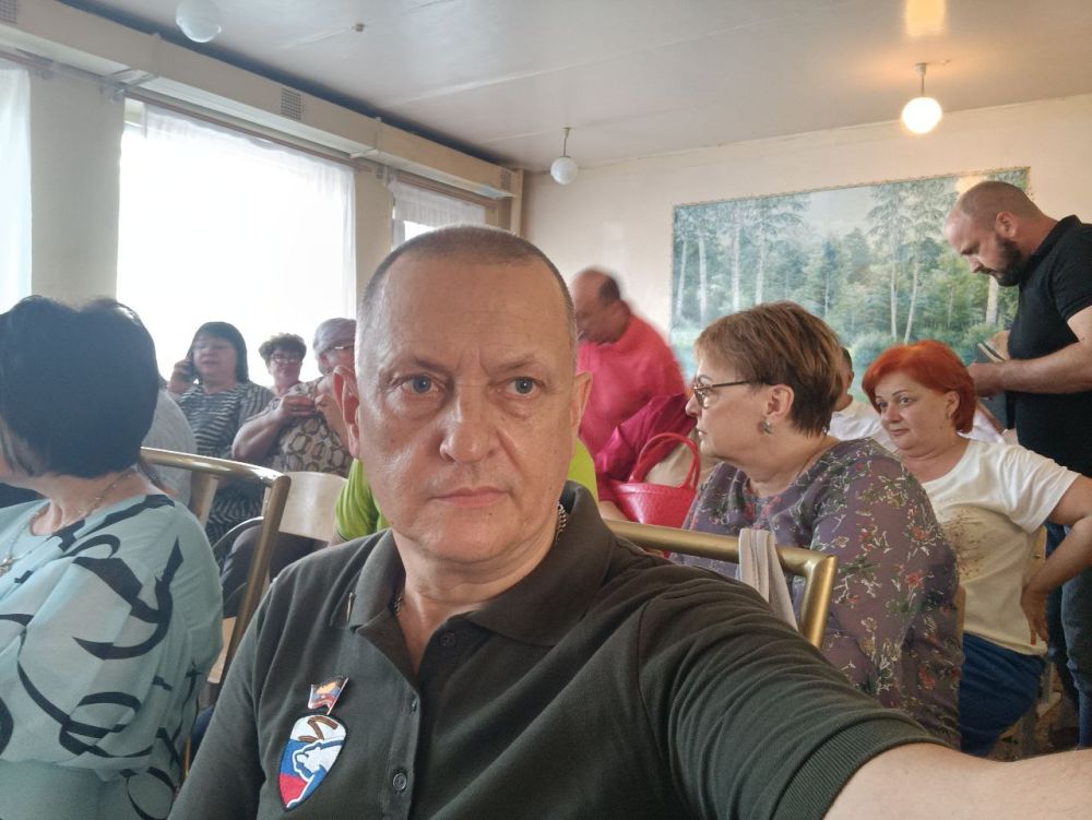 Дмитрий Огилец: Как член политсовета Донецкого регионального отделения Всероссийской политической партии Единая Россия принял участие в проведении первой конференции Макевского местного отделения ВПП ЕР