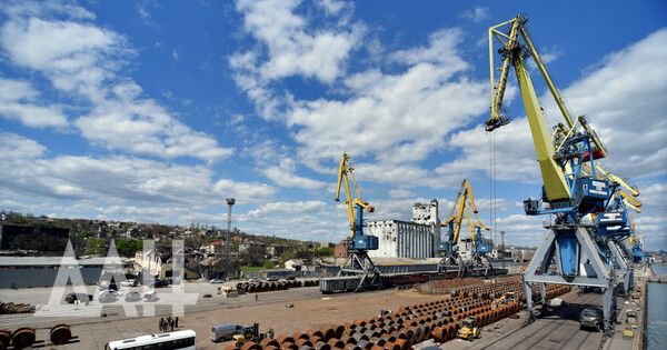 Из порта Мариуполя впервые отправилось судно с партией стройматериалов для Ростова-на-Дону