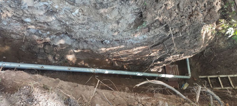 Василий Ткачук: Сотрудниками ЖЭУ № 2 Муниципального предприятия администрации города Донецка "Управляющая компания Калининского района г. Донецка" ведутся работы по замене ввода системы холодного водоснабжения в дом № 26 по проспекту Ильича