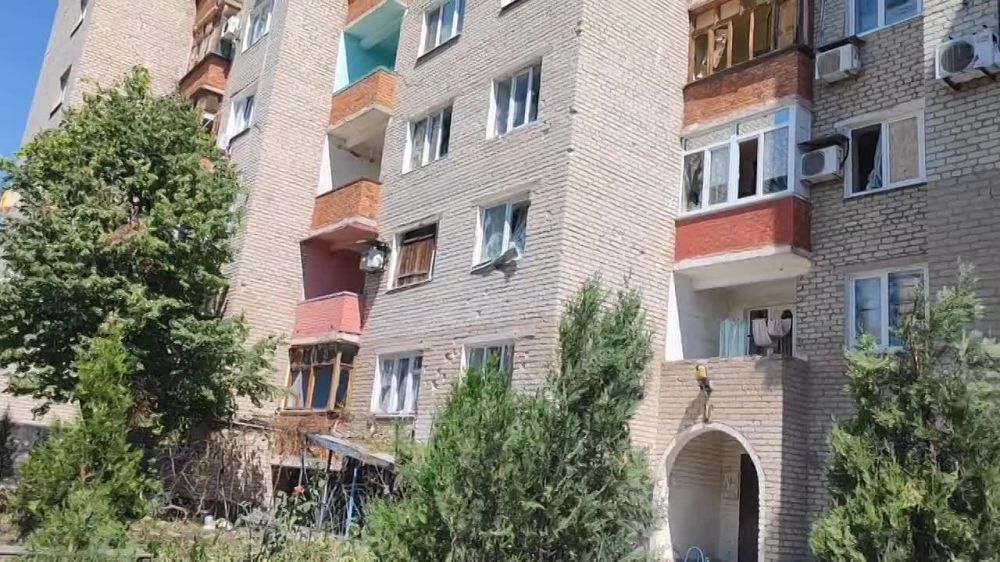 Последствия вчерашних обстрелов Петровского района Донецка