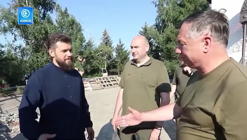 Классная работа! Строители из Большой Родины подготавливают школы и вузы в новых регионах РФ к 1 сентября