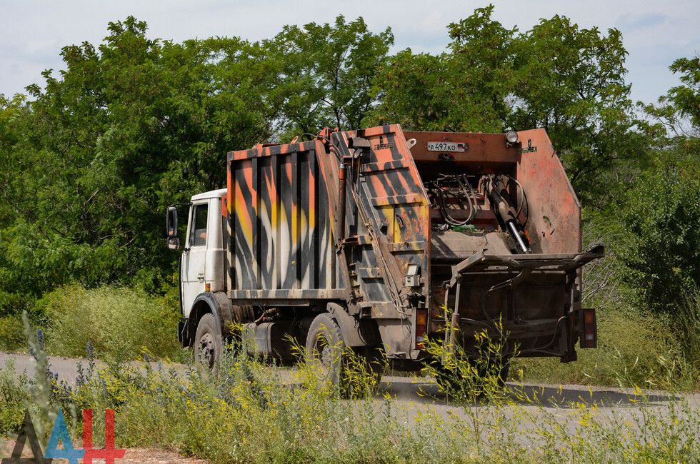 Пушилин призвал обновить контейнерный парк и решить проблемы с вывозом ТКО в Донецке и Макеевке