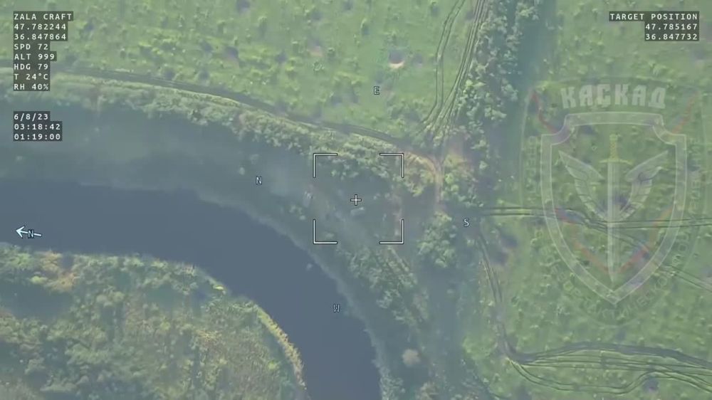 Евгений Лисицын: В сегодняшней утренней сводке я уже рассказывал, что при попытке атаки на Южно-Донецком направлении украинский танк не смог преодолеть речку Мокрые Ялы и утонул в ней вместе с экипажем