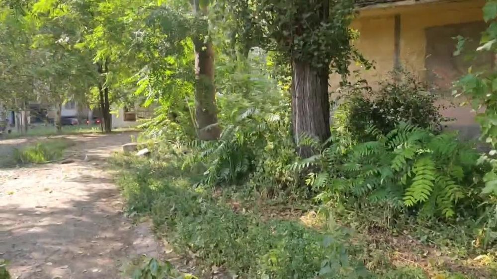 Последствия обстрела Киевского района Донецка