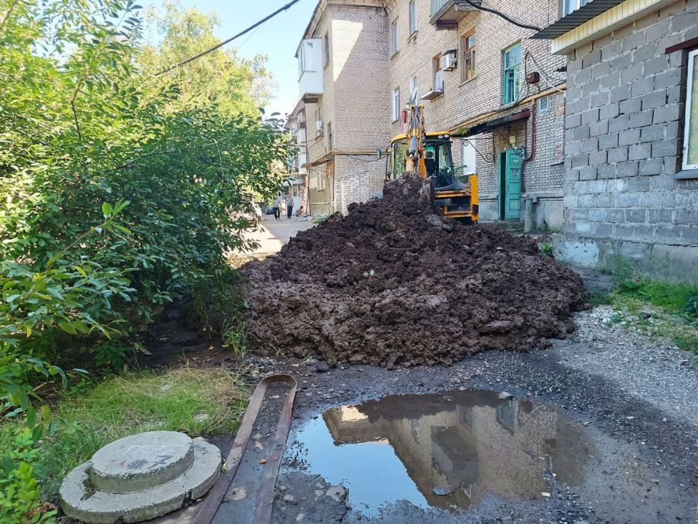 Василий Ткачук: Силами подрядной организации города Москвы совместно с представителями водопроводно-канализационной службы №...
