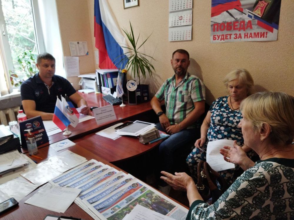 Василий Ткачук: Провел прием граждан в общественной приемной Всероссийской политической партии «Единая Россия», в ходе которого поднимались различные вопросы касающиеся жизнедеятельности района