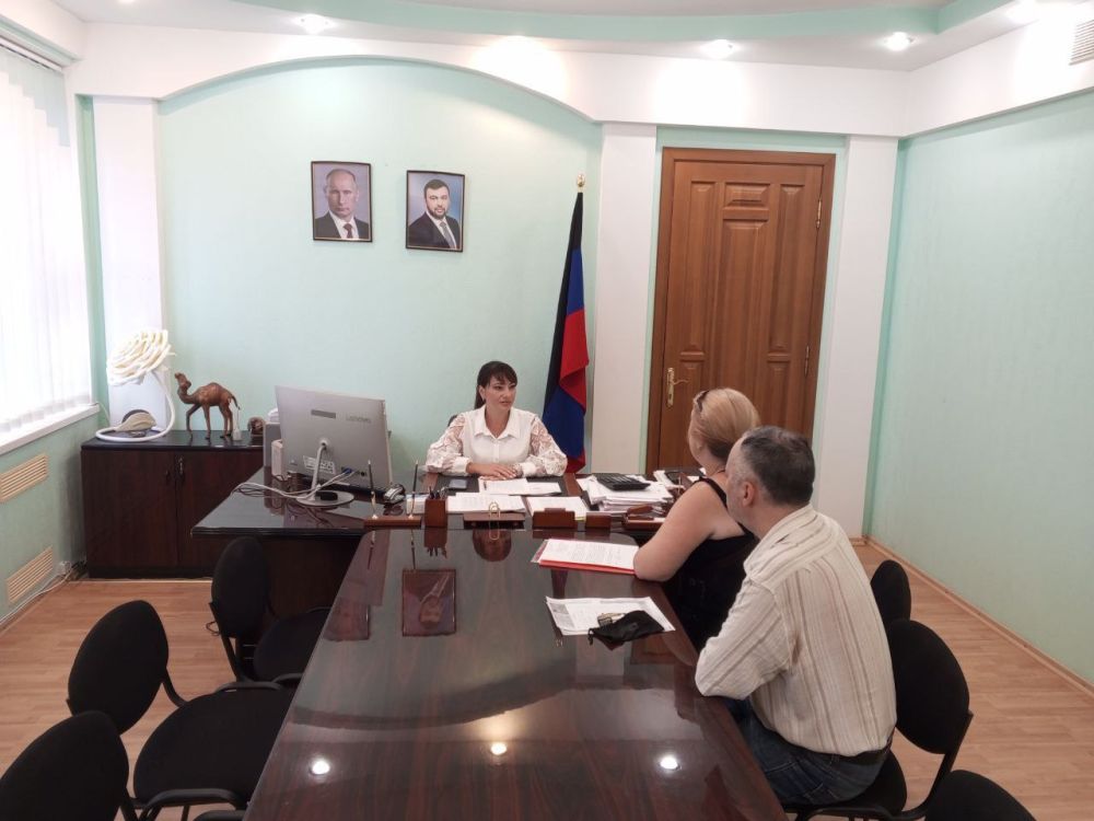 ������� ���������: �������, 10 �������, ������� ������ ���� ������� � ������������� ���������� ������ �. �������, �� ������� ������ ���������� �� ������� ��������� ���� � �������� ���������