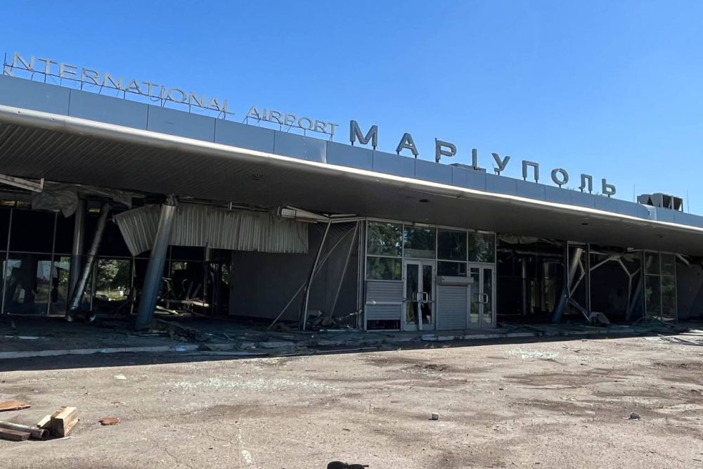 Зампред Правительства ДНР Марат Хуснуллин заявил, что аэропорт Мариуполя в ближайшие два года восстанавливать не планируется, изыскательские работы начнутся в 2026 году