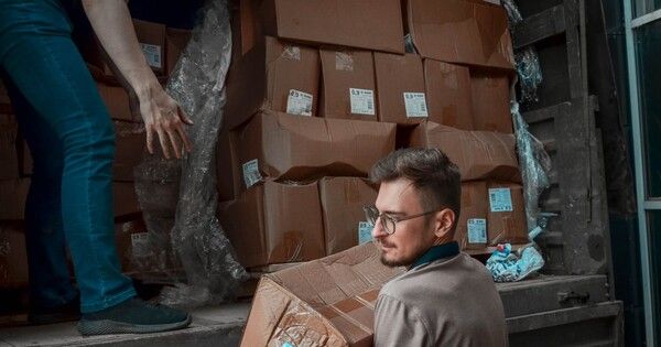 Московские волонтеры по поручению Собянина передали Донецку гумпомощь весом около 10 тонн