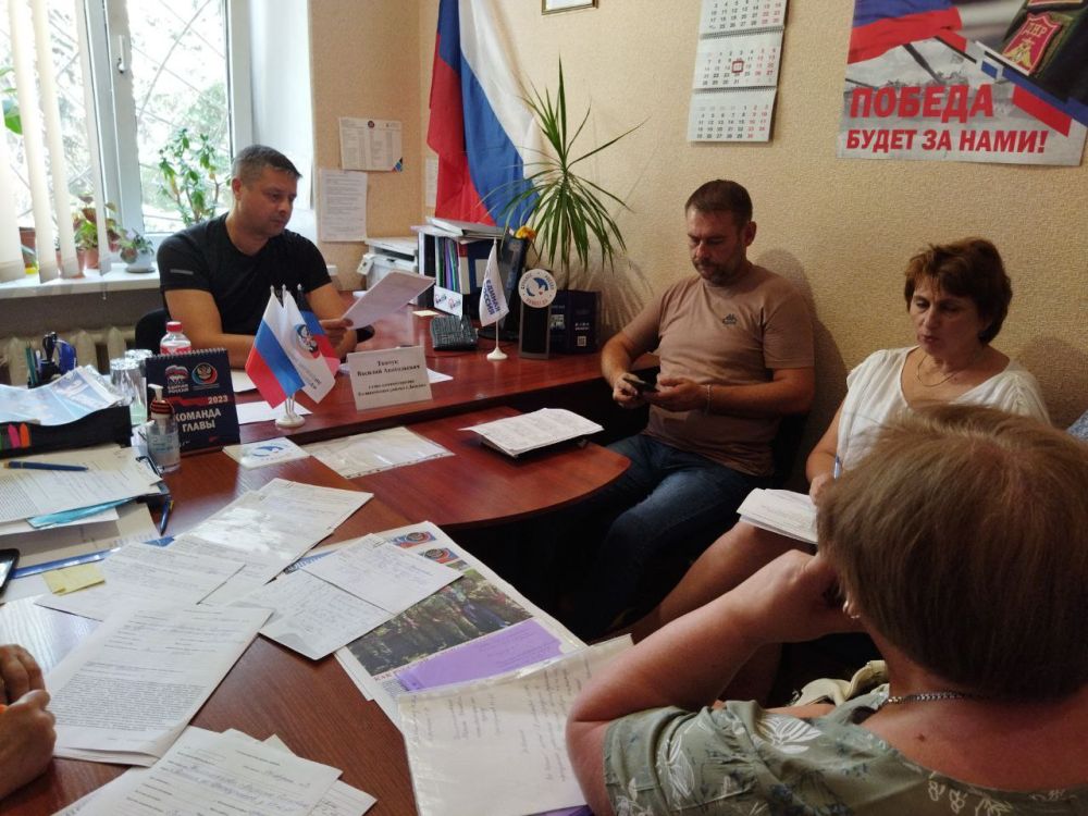 Василий Ткачук: Провел прием граждан в общественной приемной Всероссийской политической партии «Единая Россия», в ходе которого поднимались различные вопросы касающиеся жизнедеятельности района