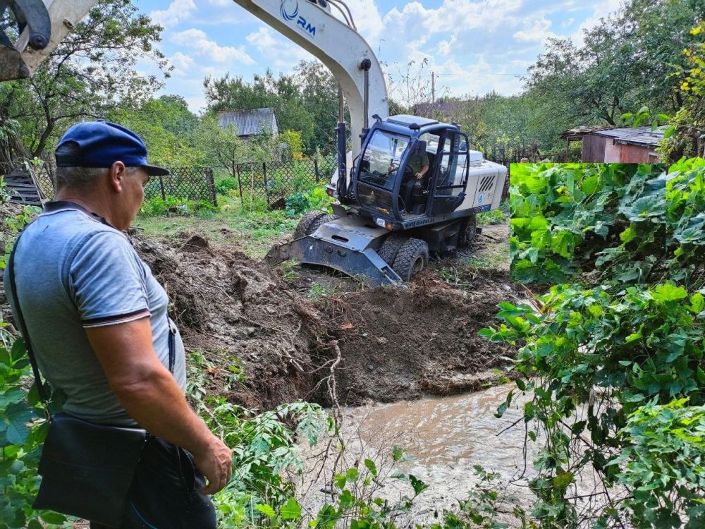 Василий Ткачук: Сегодня силами водопроводно-канализационной службы № 6 (Калининский район) Филиала "Донецкое...