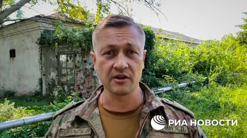 Украинские войска регулярно бьют по Донецку кассетными боеприпасами, все эти факты зафиксированы, рассказал РИА Новости советник Пушилина Ян Гагин