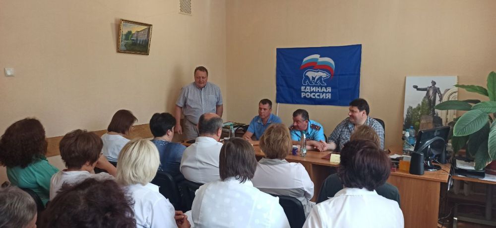 Сегодня, 22 августа, на базе ГБУ «Центральная городская клиническая больница 20 г. Донецка» состоялась встреча с трудовым коллективом, совместно с кандидатами в депутаты от партии «Единая Россия»