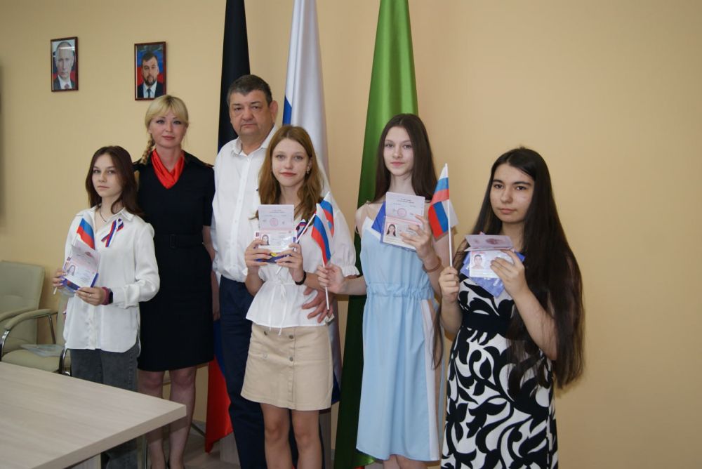 В Горловке состоялось торжественное вручение паспортов