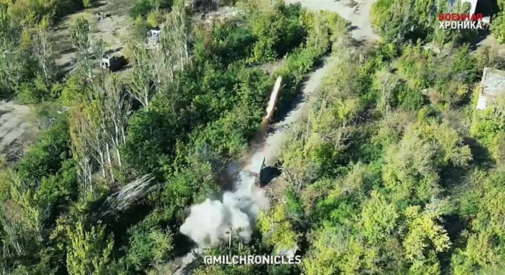 Эксклюзив Военной хроники. Бои на Донецкой кольцевой, часть 2 Новые кадры в серии больших репортажей нашего военкора Андрея...