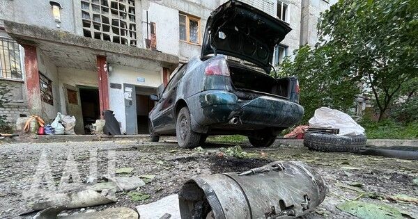 В центре Горловки обстрелом ранена женщина и поврежден детсад