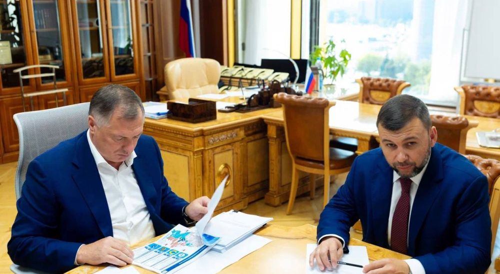 Марат Хуснуллин: Провел рабочие встречи с врио Глав Донецкой и Луганской Народных Республик Денисом Пушилиным и Леонидом Пасечником