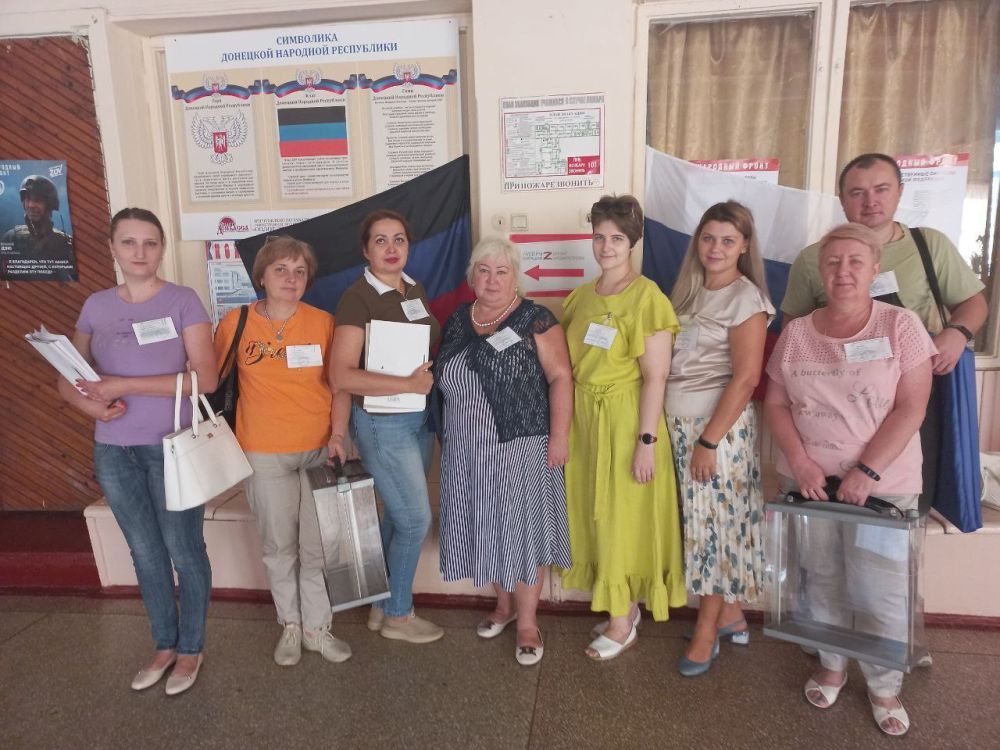 Василий Ткачук: В Калининском районе г. Донецка стартовало досрочное голосование по выборам депутатов Народного Совета Донецкой Народной Республики и Донецкого городского совета первого созыва