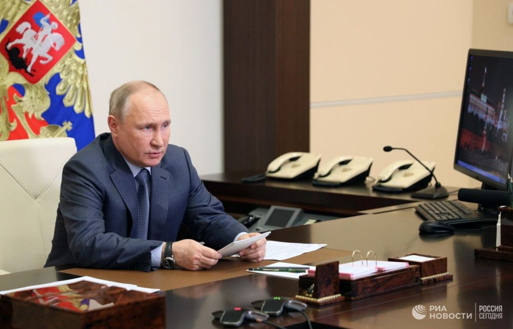 Путин по видеосвязи откроет школы в Мариуполе, Ростове и других регионах