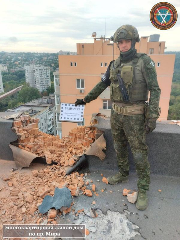 Родион Мирошник: Вот результат прилёта на видео: Донецк, проспект Мира, жилой многоквартирный дом!