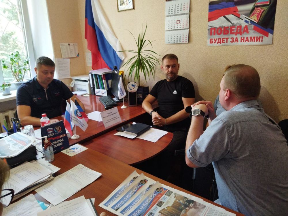 Василий Ткачук: Провел прием граждан в общественной приемной Всероссийской политической партии «Единая Россия», в ходе которого поднимались различные вопросы касающиеся жизнедеятельности района