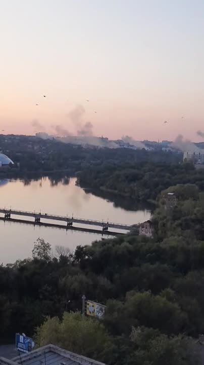 ВСУ выпустили пакет из РСЗО по мирному кварталу Донецка