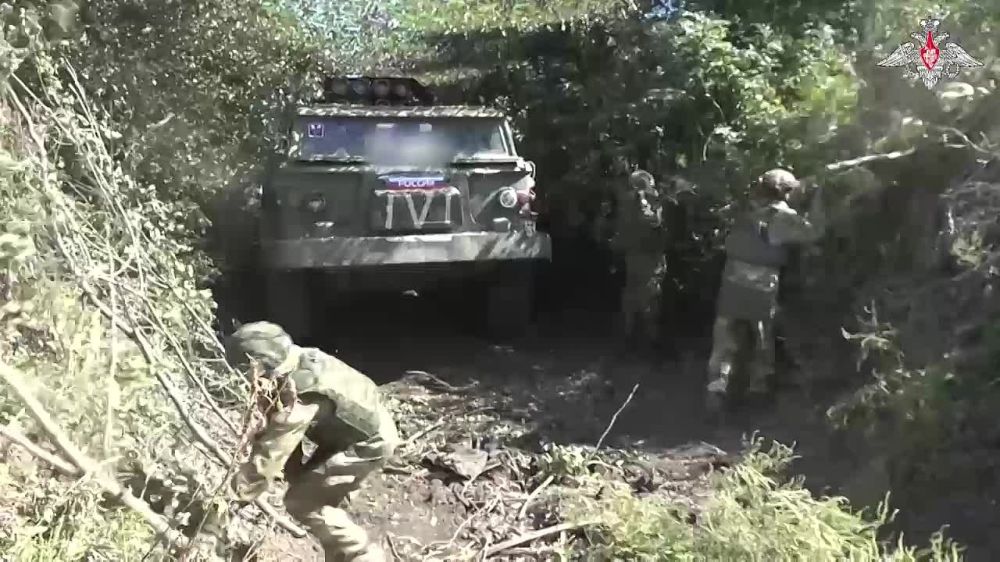 Борис Рожин: Расчеты РСЗО «Ураган» артиллерийского соединения группировки войск (сил) «Восток» продолжают поражать живую силу и бронетехнику ВСУ на Южно-Донецком направлении