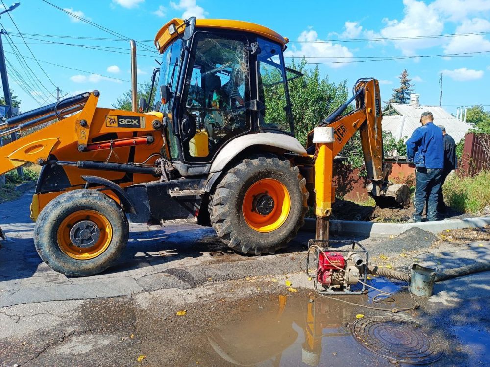 Василий Ткачук: Сегодня силами водопроводно-канализационной службы №6 (Калининский район) Филиала "Донецкое ПУВКХ"...