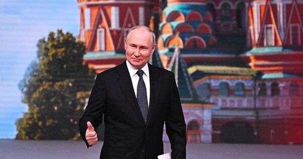 Путин назвал шефскую помощь Москвы Донецку и Луганску благородной и нужной работой