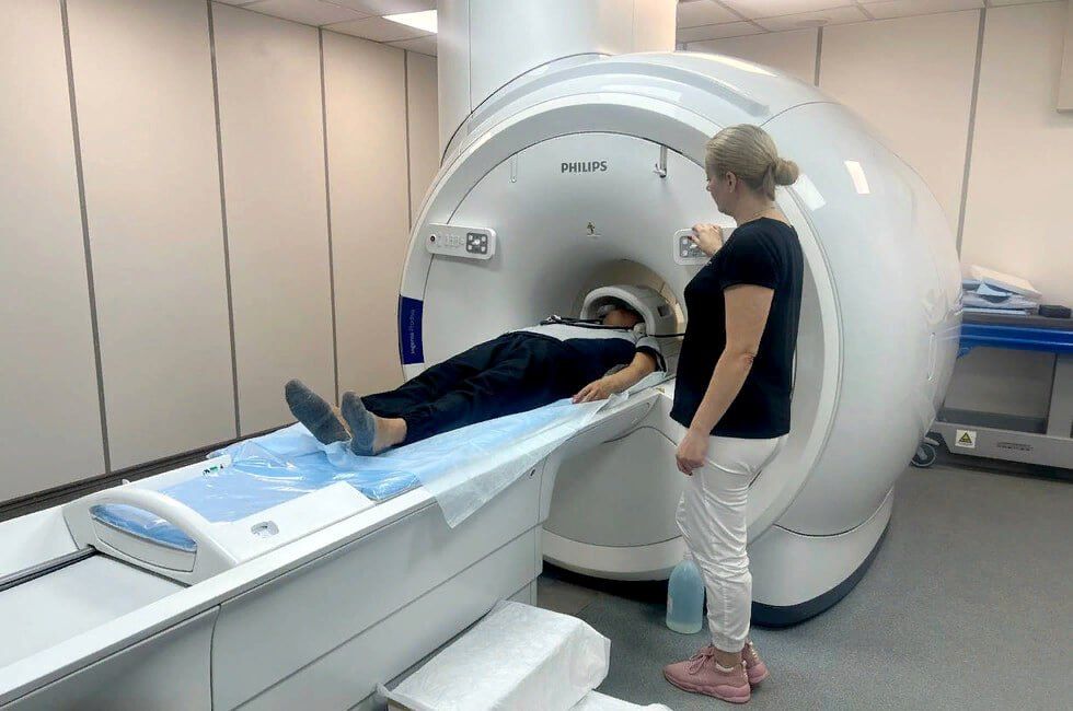 ДНР. В Республиканском травматологическом центре в Донецке начал работать аппарат МРТ В Республиканском травматологическом центре Минздрава в Донецке вновь начал работать магнитно-резонансный томограф