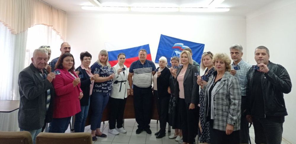 Сегодня, 22 сентября, в Киевском районе состоялось торжественное вручение партийных билетов Всероссийской Политической Партии "Единая Россия"