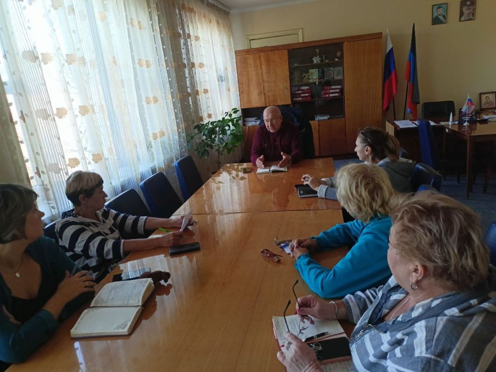 Наталья Бегуненко: Сегодня, 22 сентября, первый заместитель главы администрации Петровского района г. Донецка Плахутин Юрий...