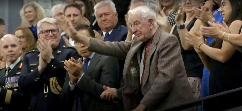 В Донецке прокомментировали чествование эсэсовца в парламенте Канады