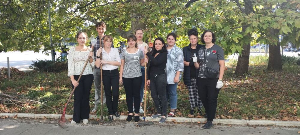 Василий Ткачук: В Калининском районе г. Донецка прошла акция "Чистый четверг" в рамках Всероссийского флешмоба «Спасибо, что #МЫВМЕСТЕ» ,в преддверии годовщины со Дня присоединения Донецкой Народной Республики в состав Российской Федерации