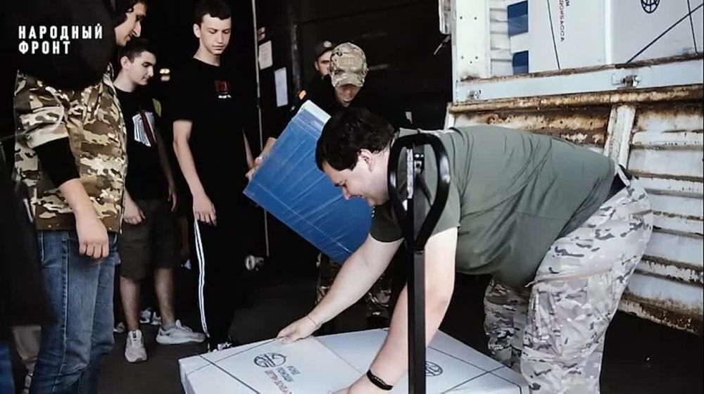 Очередная партия наборов для новорожденных поступила в ДНР. В ближайшее время более двух тысяч молодых мамочек Донецкой Народной Республики смогут получить наборы для новорожденных