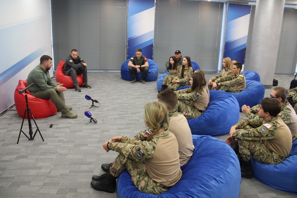 «Кто, как не вы, должны были победить»: Денис Пушилин пообщался с победителями военно-патриотической игры «Зарница»