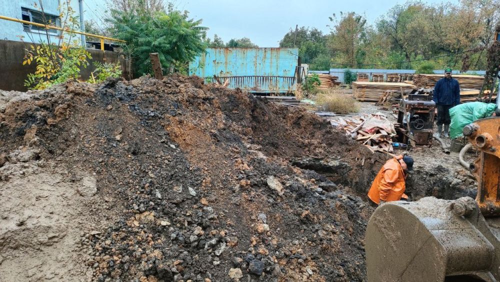 Василий Ткачук: Сегодня силами водопроводно-канализационной службы №6 Филиала "Донецкое ПУВКХ" ГУП ДНР "Вода...