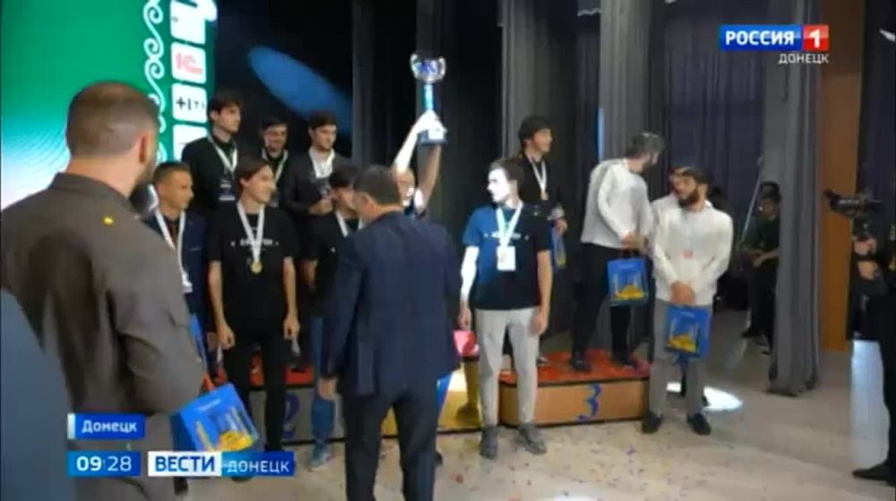 Команда из Донецка одержала победу во всероссийских соревнованиях по спортивному программированию