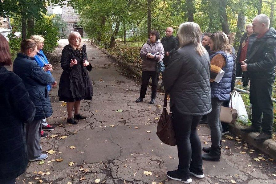 �������, 12 �������, � ������������� ������ �. ������� ��������� ���� �������