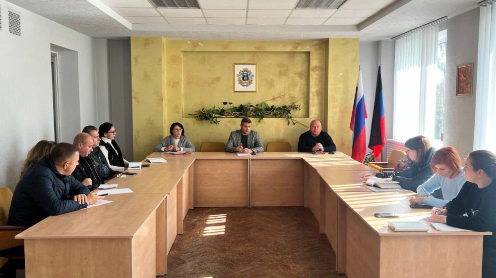 Василий Ткачук: Провел совещание с представителями коммунальных служб по подготовке объектов жизнеобеспечения, социальной сферы и жилищного фонда к работе в осенне-зимний период и подготовке к началу отопительного сезона