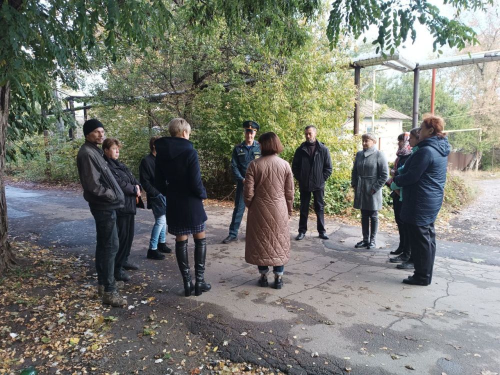 Продолжаются сходы с жителями Ленинского района города Донецка