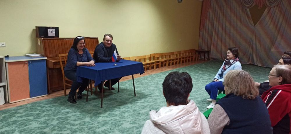 Сегодня глава администрации Киевского района провел встречу с трудовым коллективом МБДОУ «Ясли-сад № 215 г. Донецка»