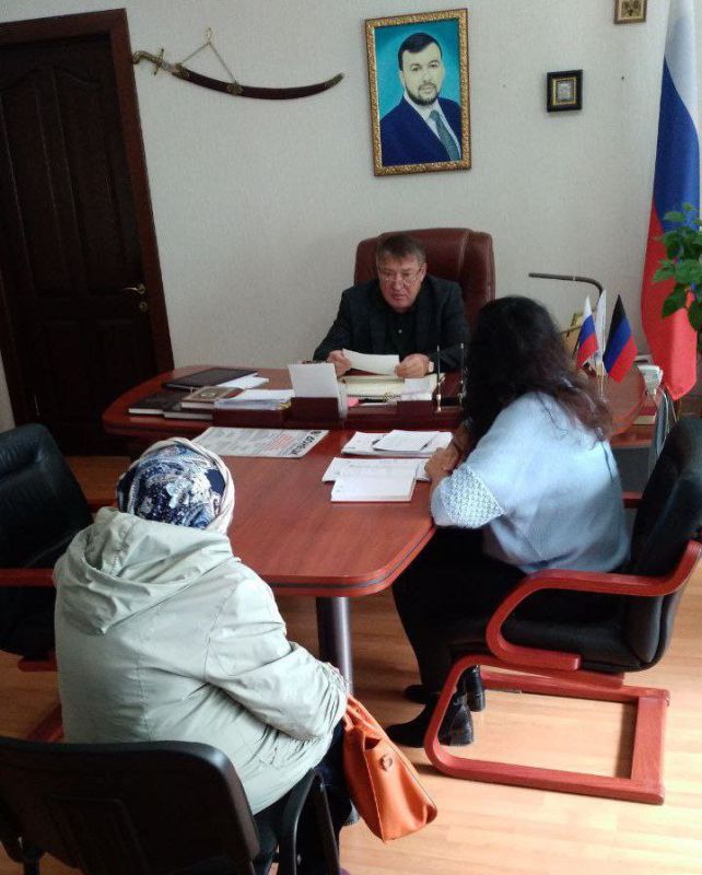 Прием граждан. 16 октября в администрации Кировского района Донецка прошел личный прием граждан. Прием провел глава администрации Кировского района Донецка Юрий Будрин