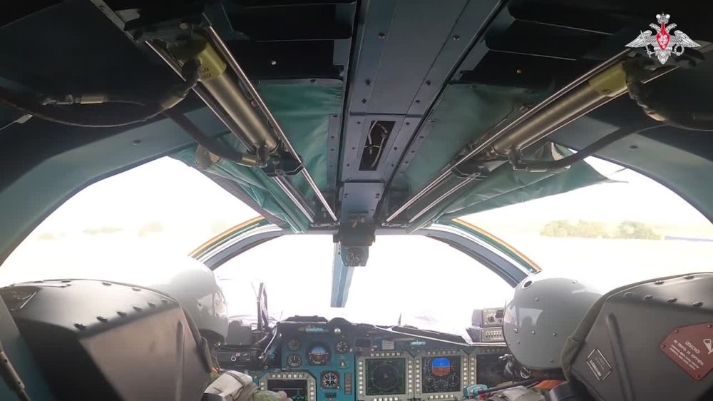 Борис Рожин: Экипаж самолета Су-34 ВКС России уничтожил укрепленные позиции ВСУ на Южно-Донецком направлении