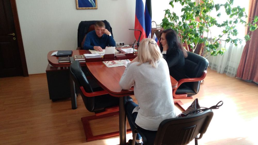 Прием граждан. Сегодня, 23 октября, в администрации Кировского района Донецка прошел личный прием граждан. Прием провел глава администрации Кировского района Донецка Юрий Будрин