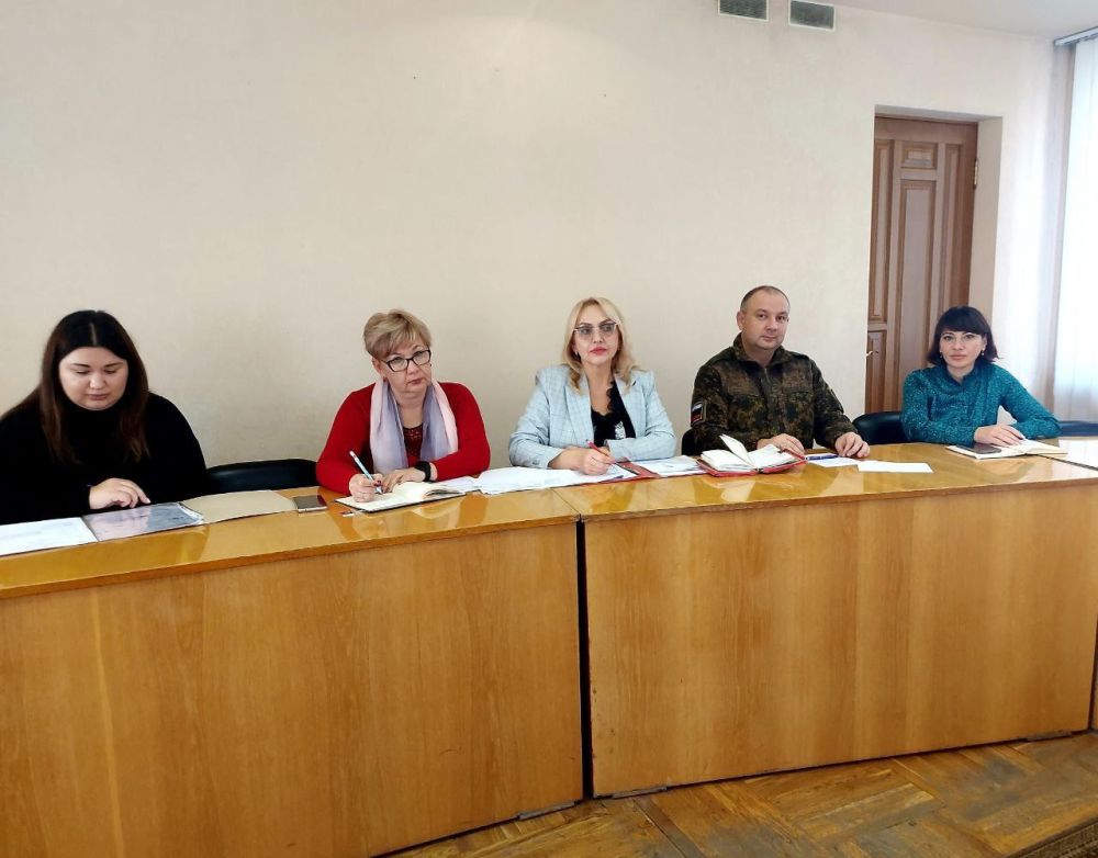 Татьяна Темникова: Сегодня, 23 октября, в администрации Ленинского района г. Донецка состоялся круглый стол по вопросу привлечения налогоплательщиков к представлению налоговой и бухгалтерской отчетности по телекоммуникационным каналам связи