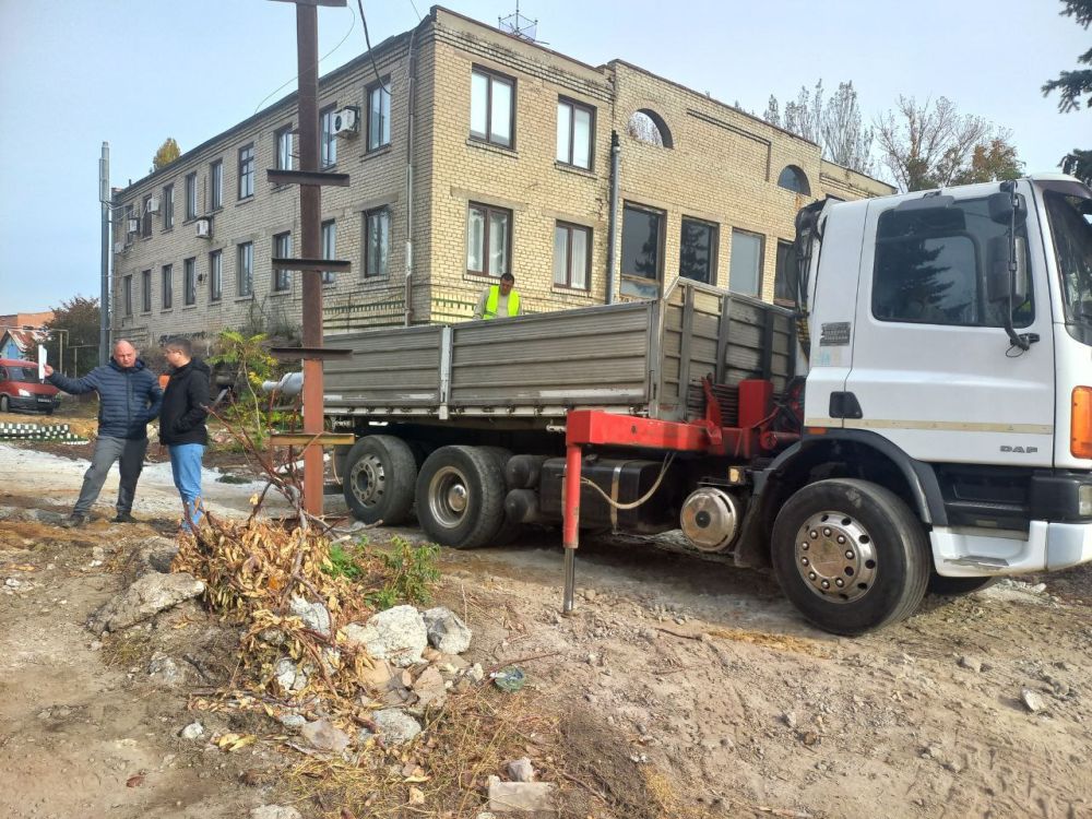 Василий Ткачук: Сегодня проверил ход работ по реконструкции объекта исторического наследия «Памятник жертвам фашизма» (Шурф шахты 4-4БИС)