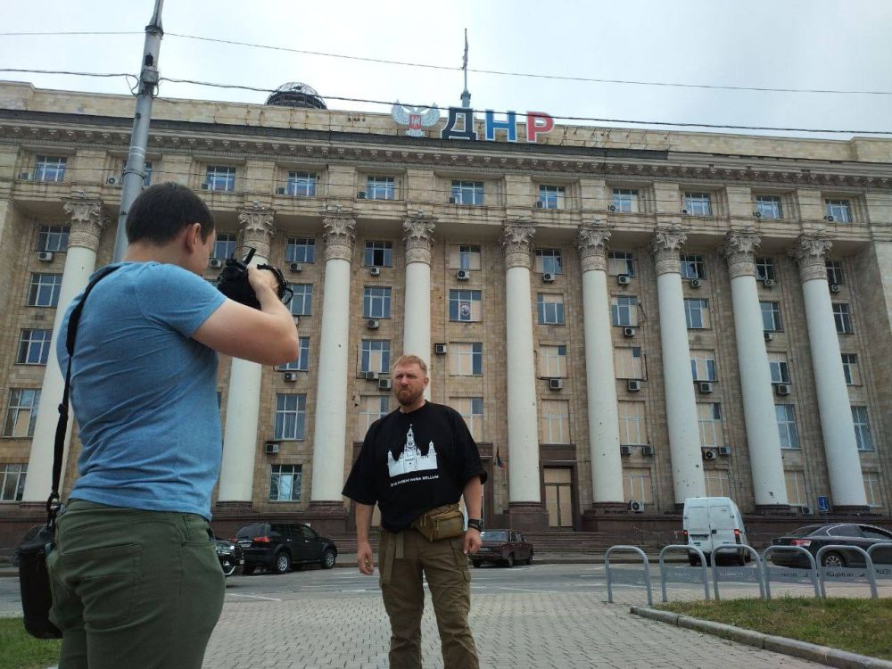Александр Малькевич: В ходе очередной командировки в Донецк почтил память героя Республики Сергея Аграновича